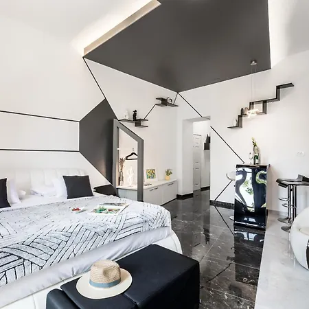 Palace Porta Argentea *