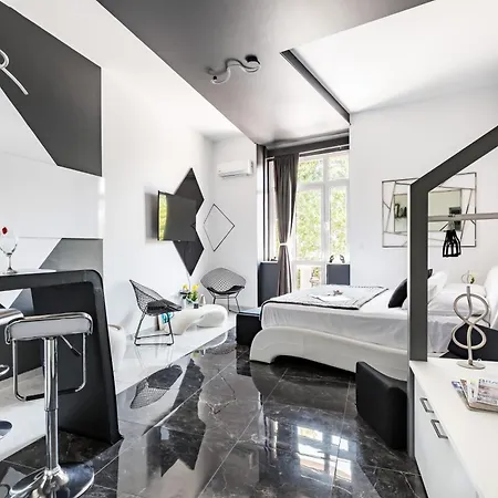 Palace Porta Argentea