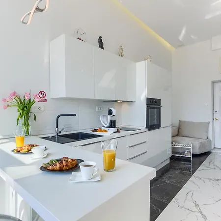 Palace Porta Argentea アパート スプリト