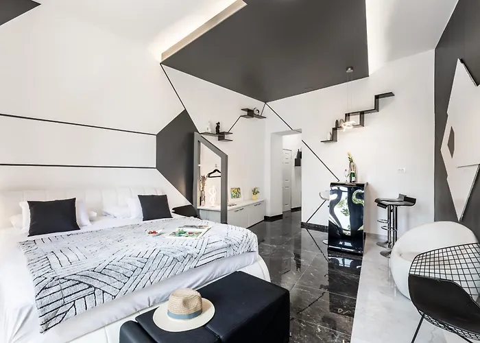 Palace Porta Argentea *