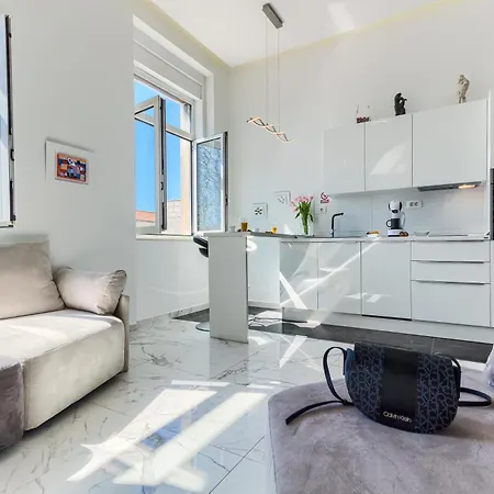 Palace Porta Argentea Σπλιτ